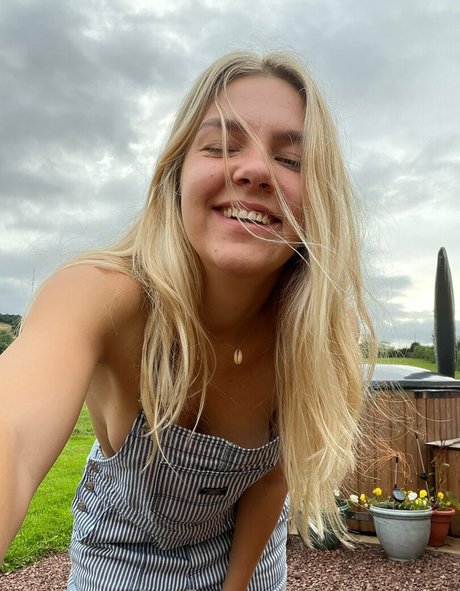 mischa teases XXX OnlyFans