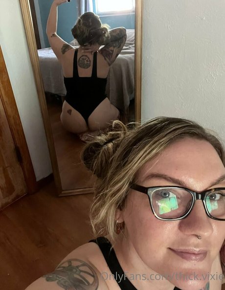 thick vixie Porn OnlyFans Leak