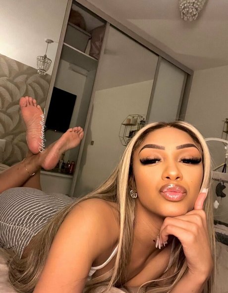 herfeetonfleek_ Nackt Leaks OnlyFans
