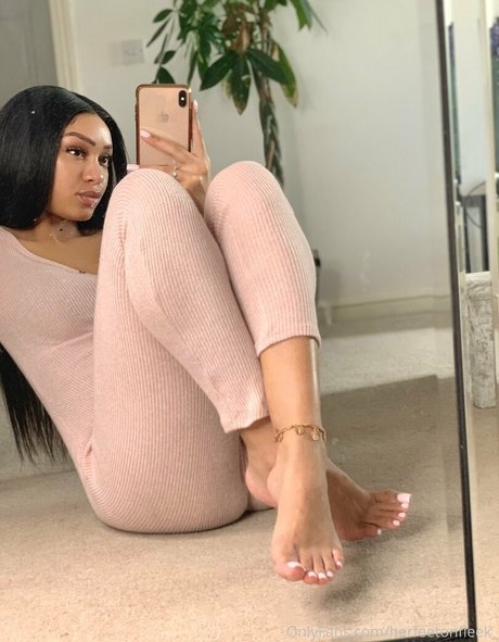 herfeetonfleek_ Leaked OnlyFans Content