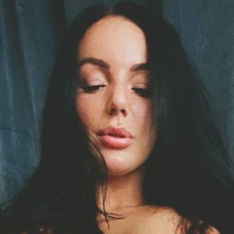 Ionlyeatvag OnlyFans Model Bilder