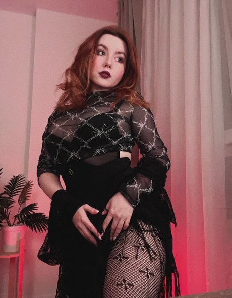 Rootyasha Nackt auf OnlyFans