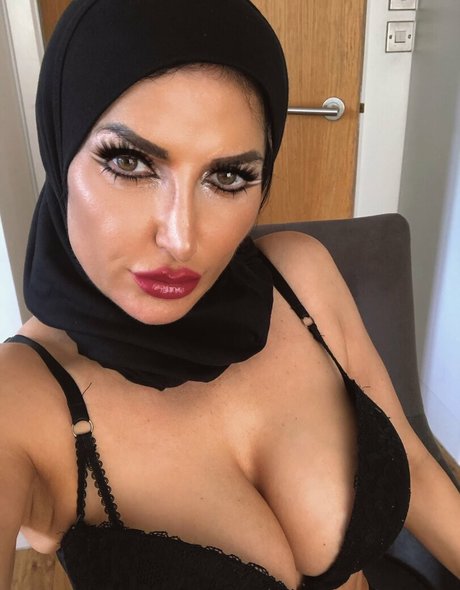 Hottash33 OnlyFans schlank