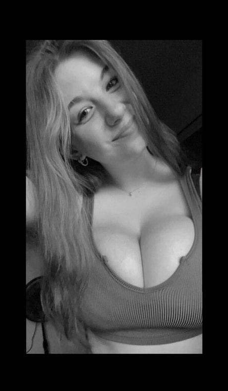 lynntoria Nacktbilder OnlyFans Leaks