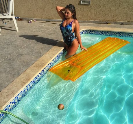 Nofar Froim OnlyFans Bilder