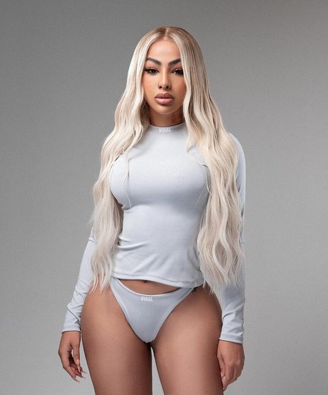 Yailin La Mas Viral Strip OnlyFans