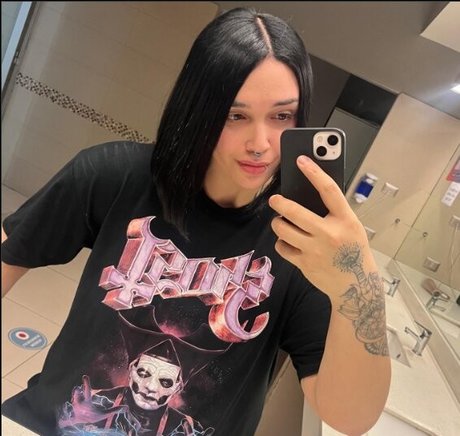 nicole brutality Heiße OnlyFans Inhalte