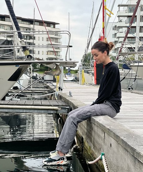 NoraExplorer OnlyFans-Fotos