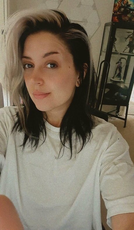 Sooshi Nacktpornos auf OnlyFans