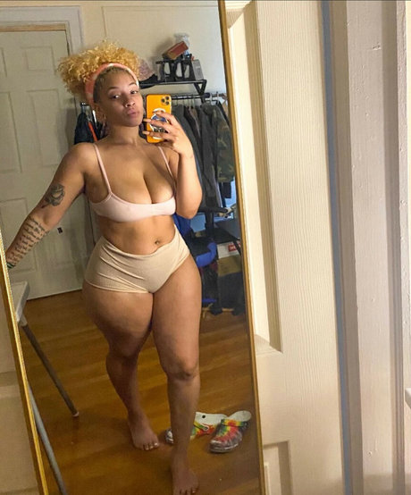 Villawase Nacktbilder von OnlyFans geleakt