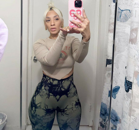 Villawase OnlyFans-Leaks