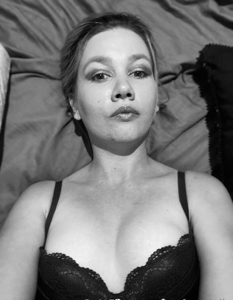 cmfansdaily Neue geleakte OnlyFans-Inhalte