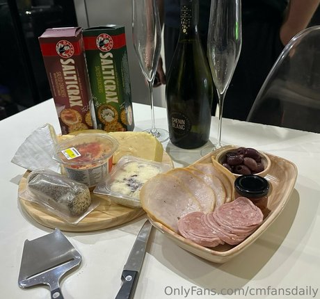 cmfansdaily Neues OnlyFans