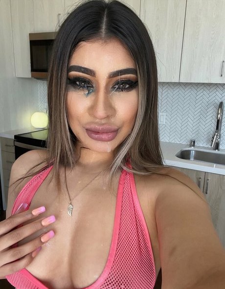 Mila Milkshake OnlyFans geleakt.