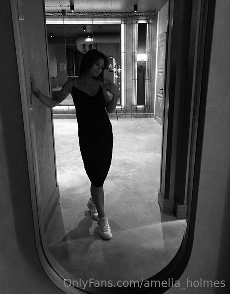 amelia holmes 