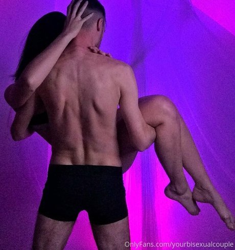 yourbisexualcouple OnlyFans-Leaks