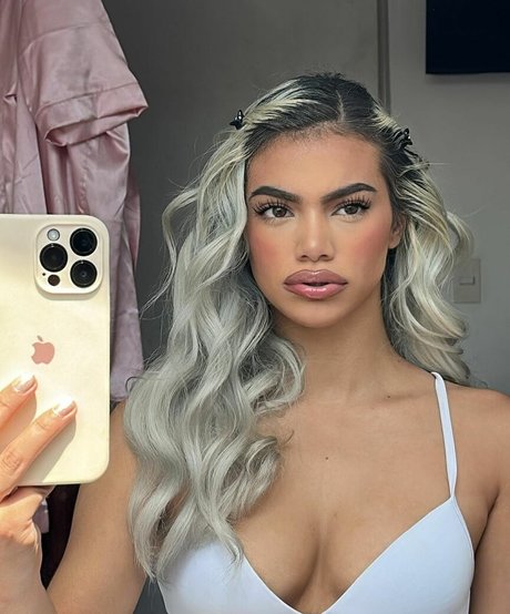 Shelynna Nacktpornos auf OnlyFans