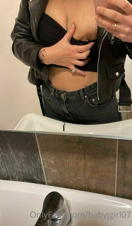 babyjgirl07 OnlyFans Fotos