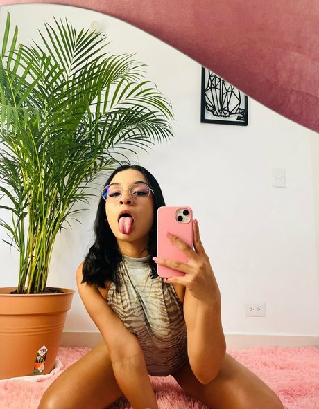 isanixon OnlyFans nackt