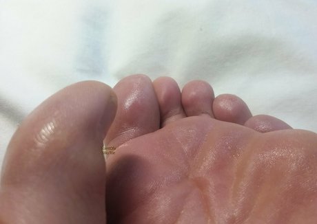 scentofasilkytoe OnlyFans geleakt.
