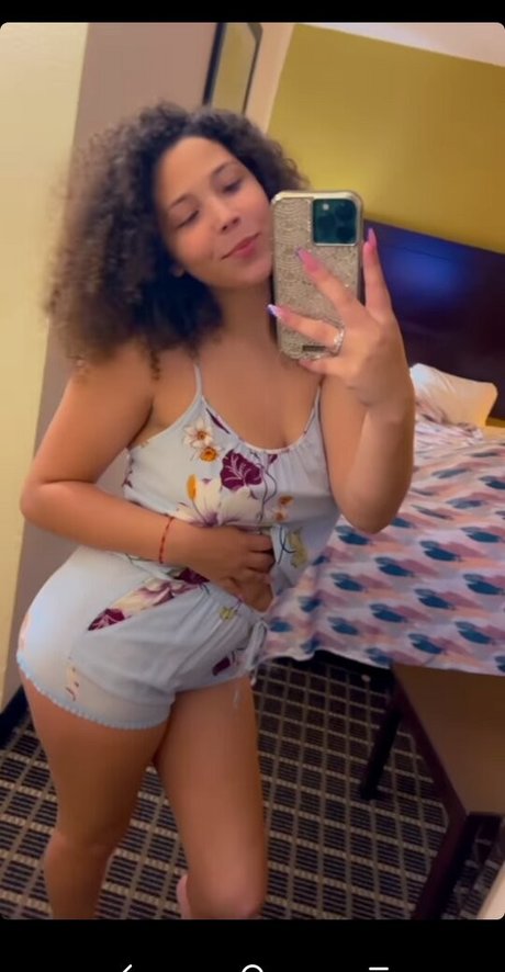 livyyboo18 Leak von OnlyFans Pornografie