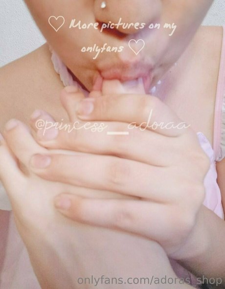 adoras shop OnlyFans Pornografie