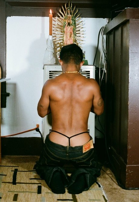 henryandkasey OnlyFans Striptease