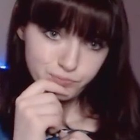 Steffani 18 OnlyFans explizite Inhalte