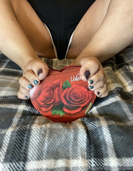 dizzykittenpaws OnlyFans geleakter Pornografie