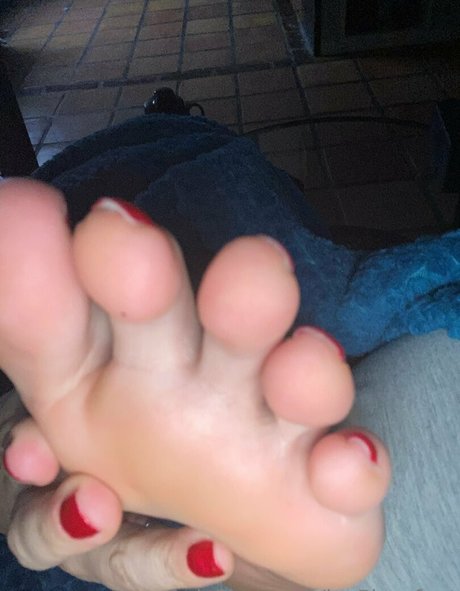 jes5icasfeet NurlyFans-Brüste