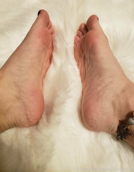 harleyandivysfeet Leaked OnlyFans Fotos