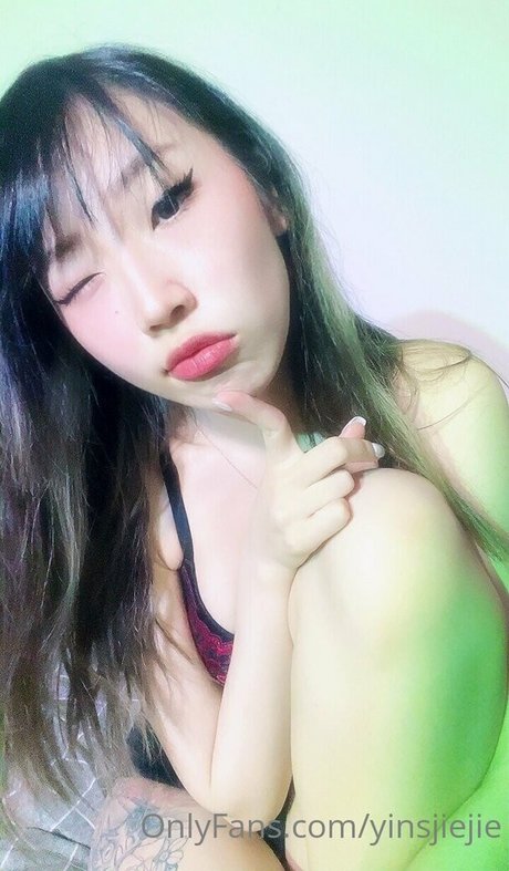 yinsjiejie OnlyFans Lesbisch