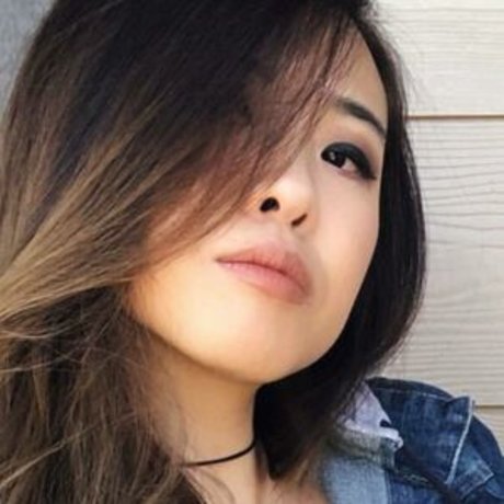 Floskeee OnlyFans Striptease