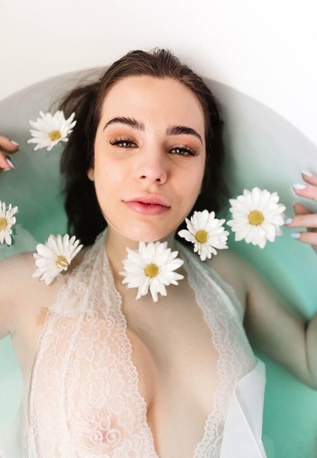 livvy5493 OnlyFans Sextape