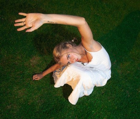 Claire Rosinkranz Nackt OnlyFans Porn