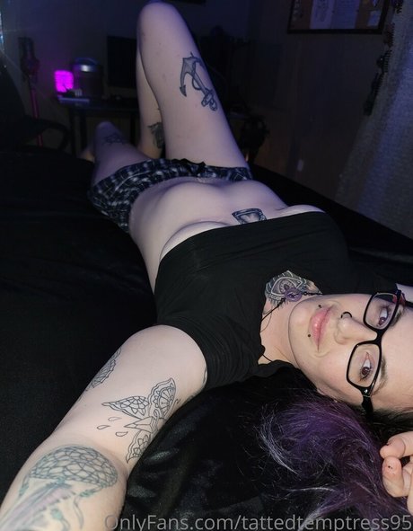 tattedtemptress95 Neue geleakte OnlyFans-Inhalte