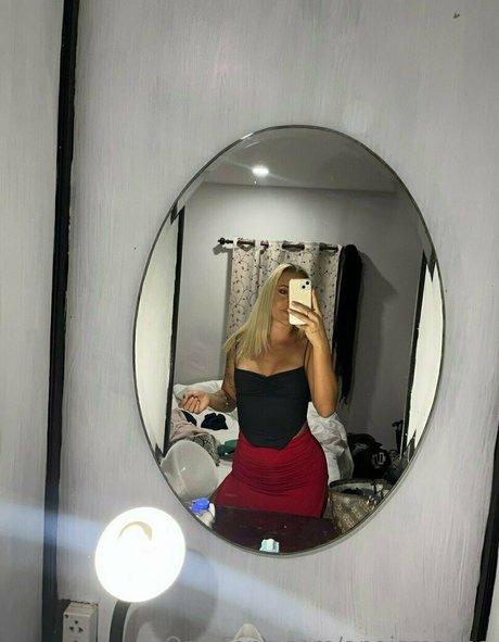 sianaanaom OnlyFans OnlyFans