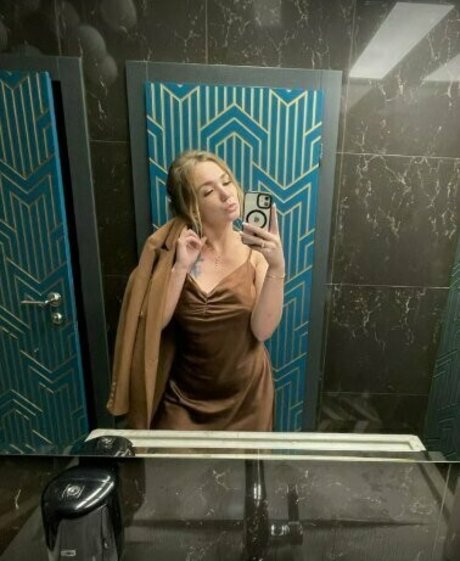 van daa OnlyFans Pornografie