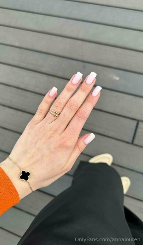 lolalouren Nacktbilder OnlyFans Geleakt