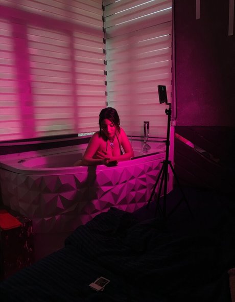 nadeleine OnlyFans-Model