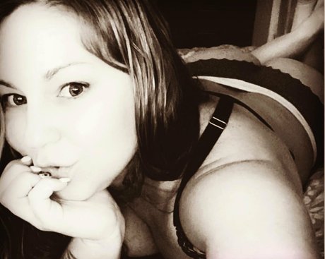 catfishwifefreepage OnlyFans Strip