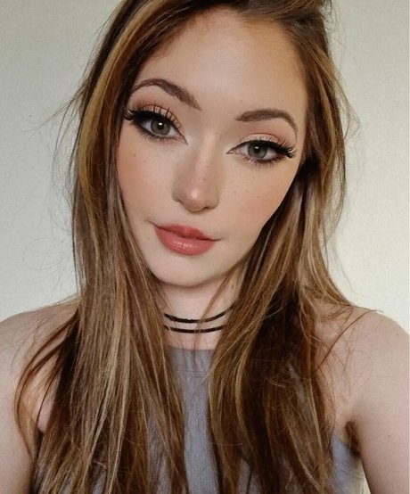 Alli Flanagan OnlyFans Archiv