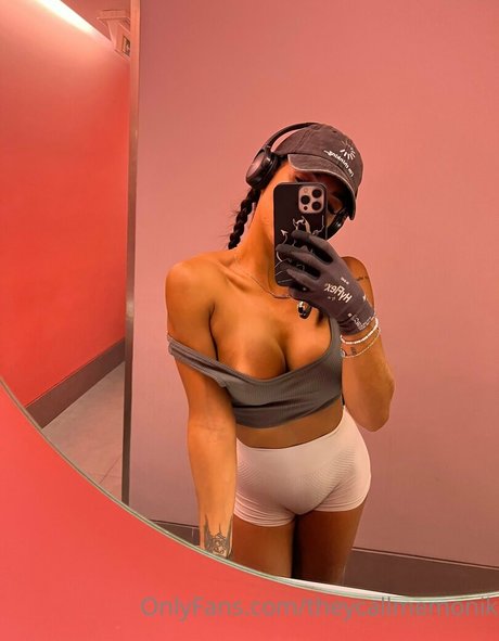 theycallmemonik Leak von OnlyFans Pornografie