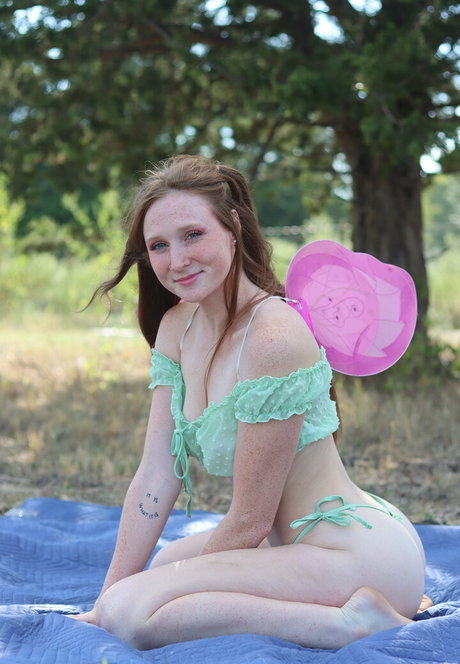 lil strawberry red Nacktbilder auf OnlyFans