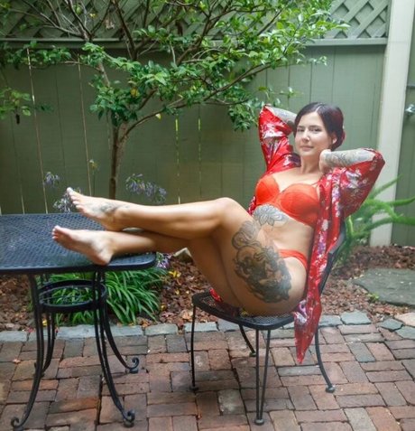 Caresse Simonaro Leaks von Nacktbildern auf OnlyFans