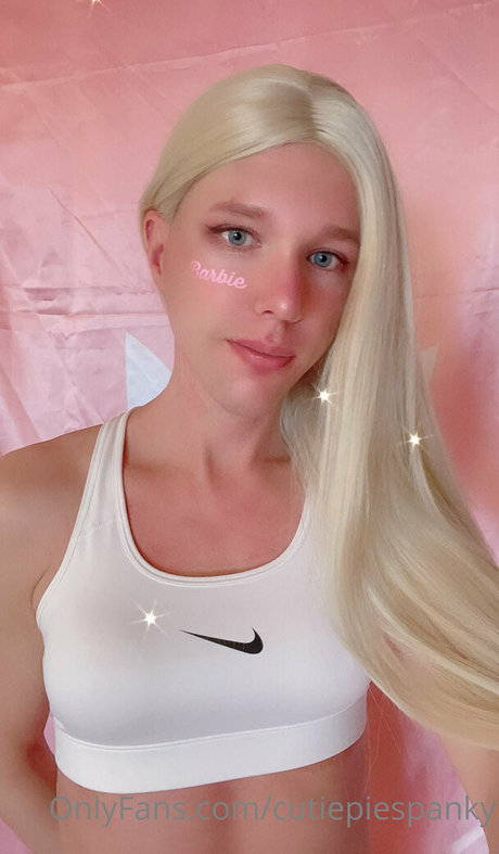 emiliaxsweden Porn OnlyFans Leaks