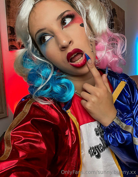sunny bunny xx OnlyFans Bilder