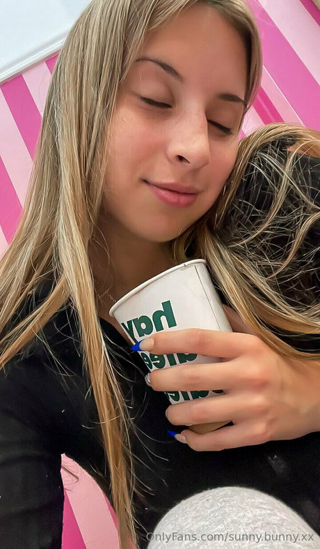 sunny bunny xx OnlyFans Leak