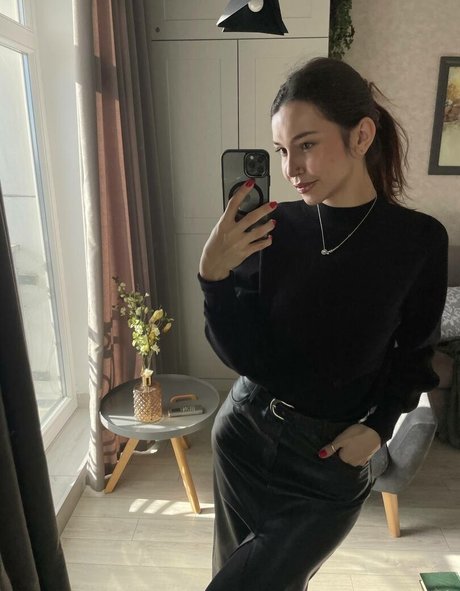 KiraFemmeFatal OnlyFans Leak