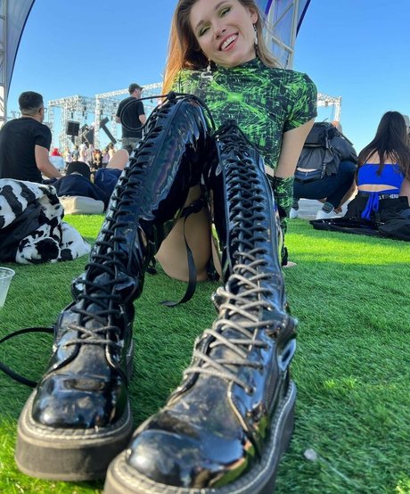 hooping meow OnlyFans Brüste Bild